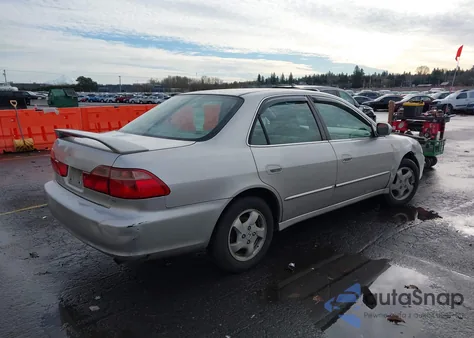 1999 Honda Accord Ex из США, поврежденный, VIN 1HGCG6675XA044906